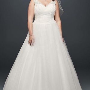 Wedding dress NWT.